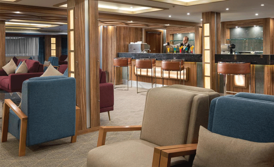   Lounge Bar 
