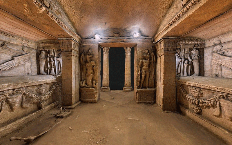   Catacombs of Kom el Shoqafa 